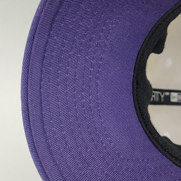 UW New Era Purple & White Baseball Cap 22 Inch Medium-Large - Picture 12 of 12